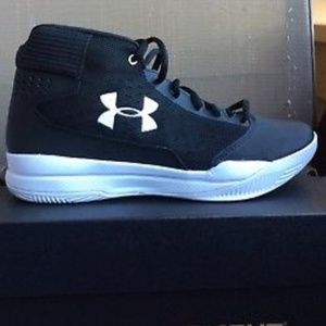 Under Armour Basketball Sneakers Girl's 5 NEW
